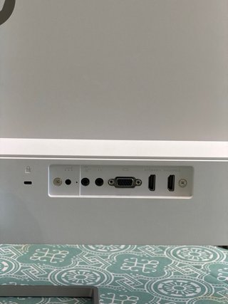 Monitor HP 27 con altavoces