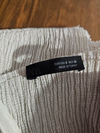 Top asimétrico Zara  nuevo.