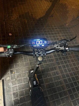 Patinete eléctrico negro