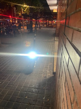 Patinete eléctrico negro