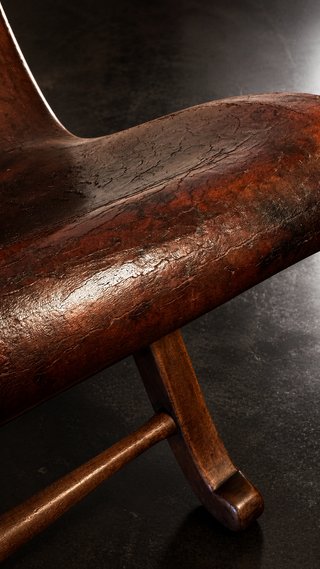Sillón Colonial Antiguo Cuero y Madera