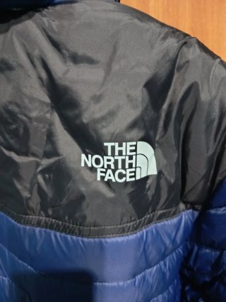 Chamarra The North Face Azul y Negro Talla M.