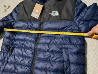 Chamarra The North Face Azul y Negro Talla M.