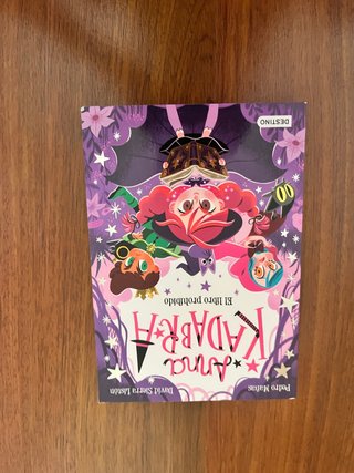 Colección cuentos de Anna Kadabra del 1 al 16.