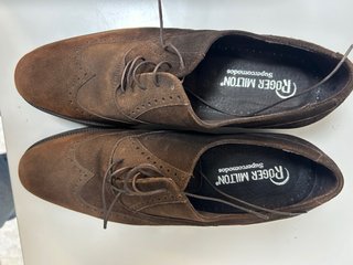 Zapatos de ante marrones