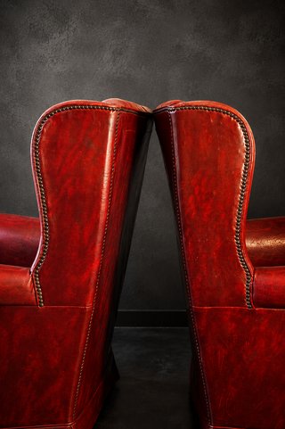 Pareja Sillones Chesterfield Orejeros Piel Roja