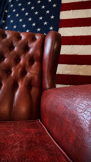 Pareja Sillones Chesterfield Orejeros Piel Roja