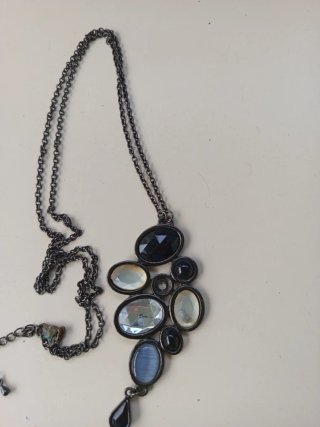 Collar perlas y cristal negro