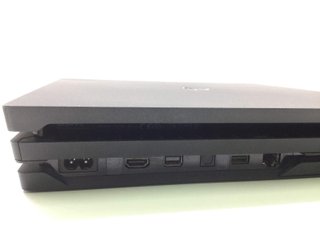 E1196852-0 SONY PS4 PRO 1TB