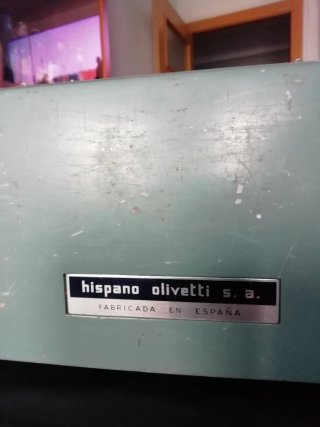 Máquina de escribir Olivetti Studio 44