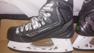 Patines CCM Ribcor 50K Hockey Hielo