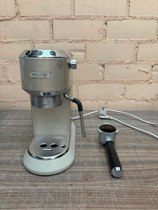 AVERIADO Cafetera De'Longhi Dedica Arte Beige