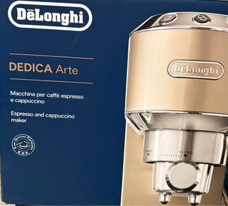 AVERIADO Cafetera De'Longhi Dedica Arte Beige