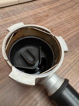 AVERIADO Cafetera De'Longhi Dedica Arte Beige