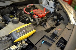 Cargador Baterías Coche/Moto ADAC 6/12V