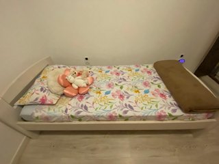 Cama individual de madera