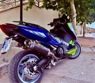 Yamaha TMAX 560 Maxi Scooter