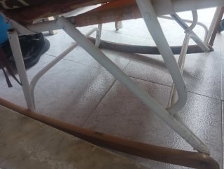 Mecedora vintage plegable y reclinable.