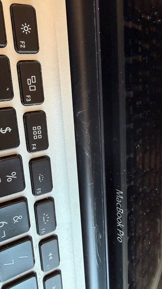 MacBook Pro 13 Intel i7 2.9GHz 8GB RAM 512GB