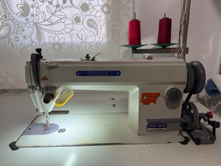 Máquina de coser industrial