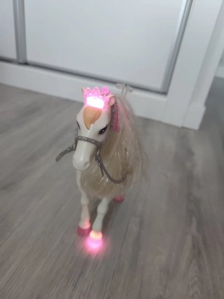 Caballo Barbie con movimiento, luz y sonido