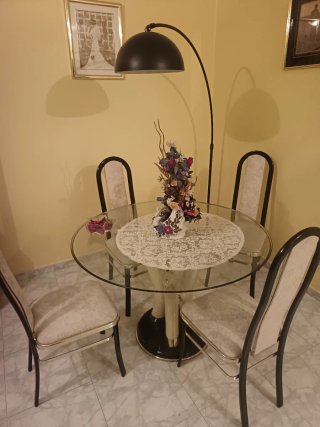 Mesa y 4 Sillas Comedor Cristal