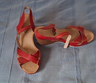 Sandalias Clarks rojas talla 38