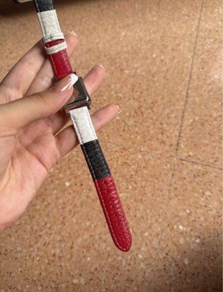 Reloj Tommy Hilfiger Cuadrado Correa Roja