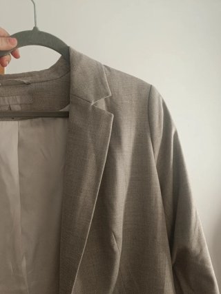 Americana H&M Talla 50 Beige