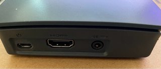 Raspberry Pi 3 con cargador