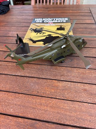 Helicóptero AW101 Merlin 1:72 Altaya