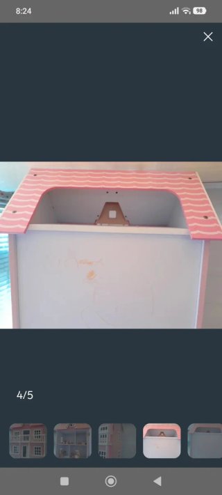 Casita de muñecas rosa