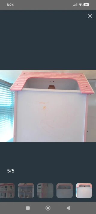 Casita de muñecas rosa