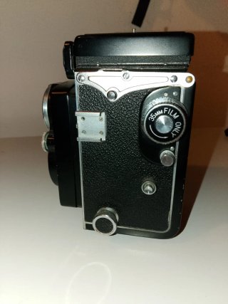 Macchina fotografica vintage Yashica 6x6 mod. 635