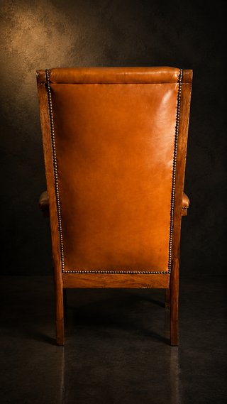 Sillón antiguo piel y madera S.XIX