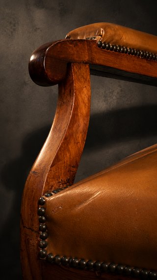 Sillón antiguo piel y madera S.XIX