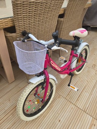 Bicicleta Conor 16 Niña con ruedines y rgalo casco