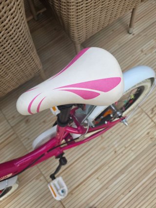 Bicicleta Conor 16 Niña con ruedines y rgalo casco