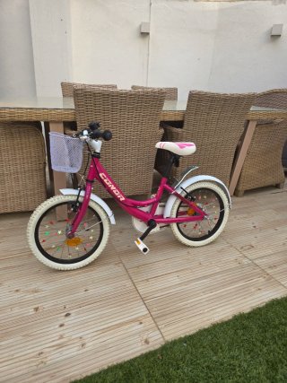 Bicicleta Conor 16 Niña con ruedines y rgalo casco