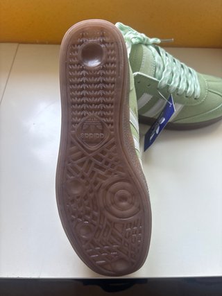 Zapatillas Adidas spezial verdes Tallan muy justo
