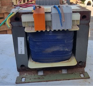 Transformador USTE 1000 VA Multitensión