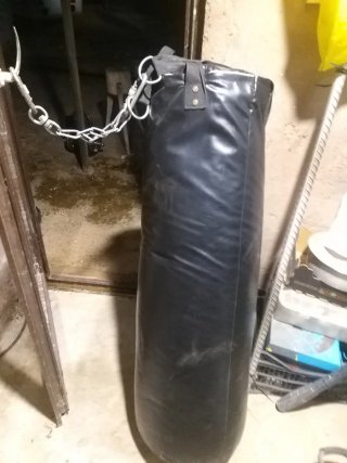 Saco de boxeo negro