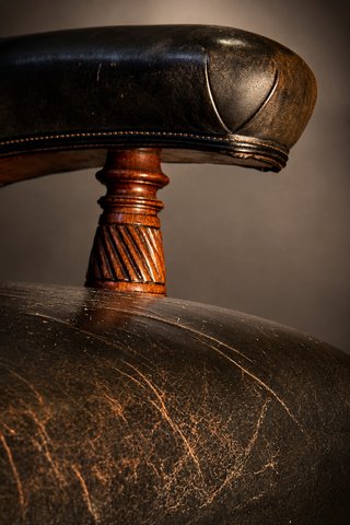 Butaca Victoriana Piel Inglesa Siglo XIX