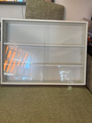 Vitrina expositora de pared con puertas de cristal