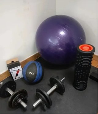 Set de Gimnasio: Balón, Mancuernas y Rodillo