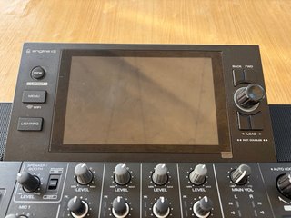 Denon DJ SC Live 4 con estuche rígido