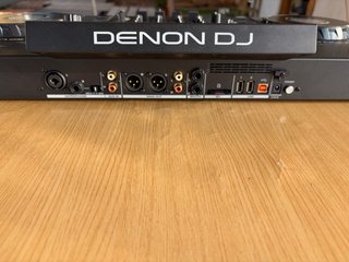 Denon DJ SC Live 4 con estuche rígido