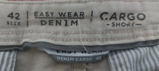 Pantalón corto cargo beige talla 42