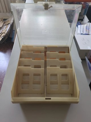 Caja para diskettes con llave