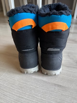 Botas de nieve para niño/a. Talla 29